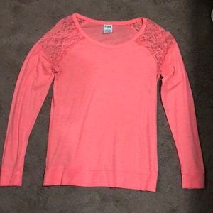 VS pink long sleeve T-shirt